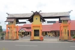 Sultan Muhammad Kaharuddin III Airport