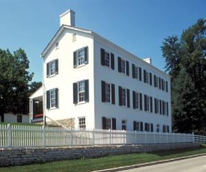 Huddleston Farmhouse Inn Museum