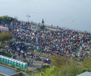 Riverfront Plaza / Belvedere