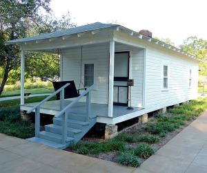 Elvis Presley Birthplace & Museum